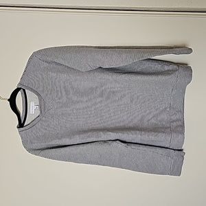 Calibrate- Men's gray/white pull over  sweatshirt medium.